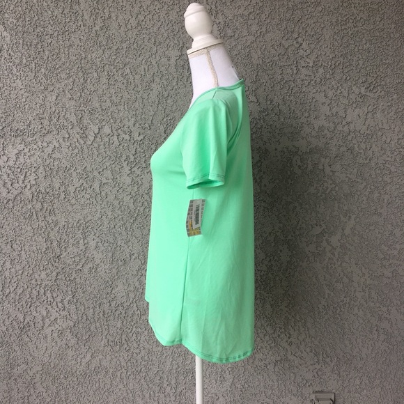 LuLaRoe Classic T - Picture 3 of 6